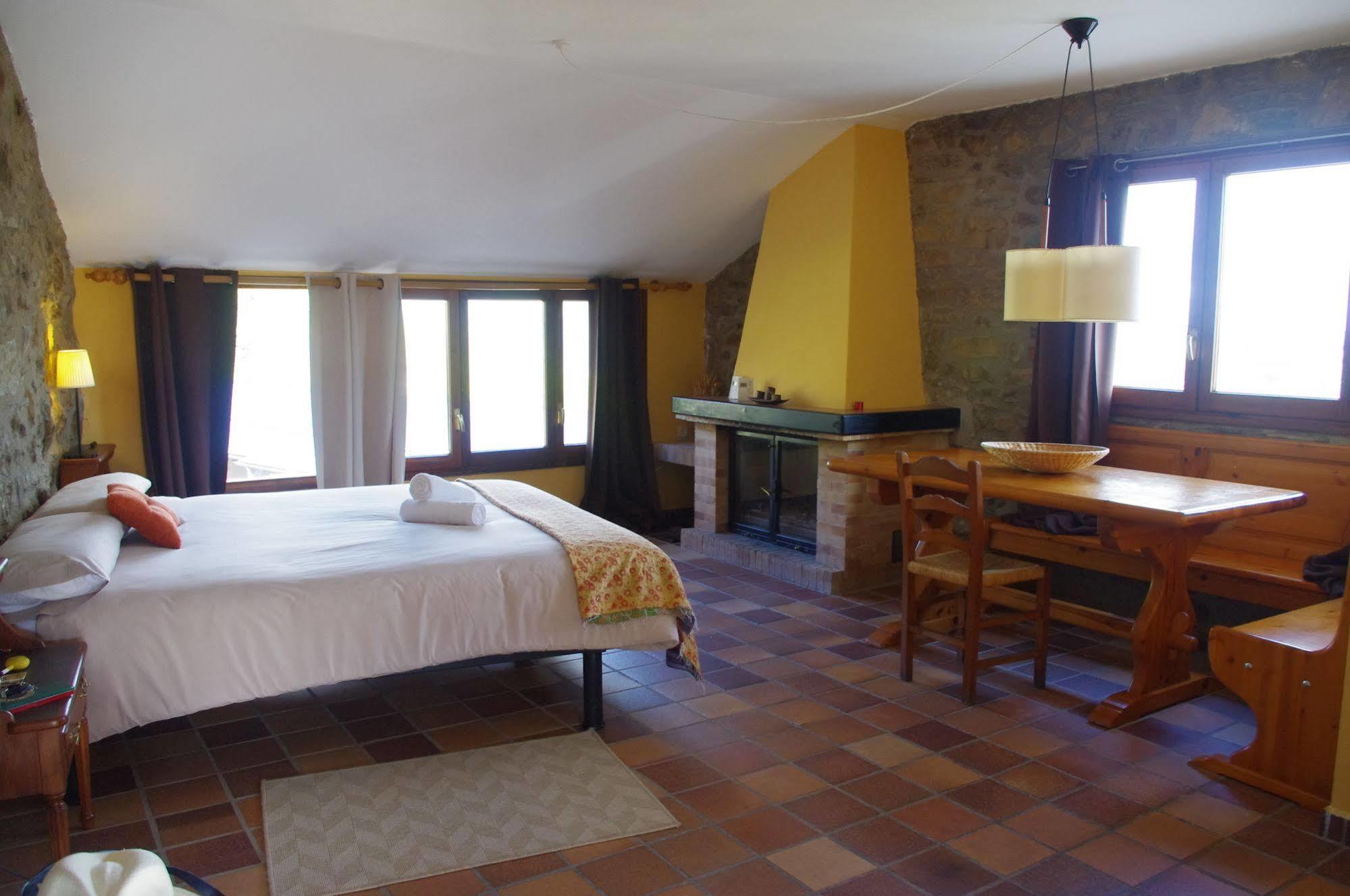 Cal Miquel De Ventola Guest House Ngoại thất bức ảnh
